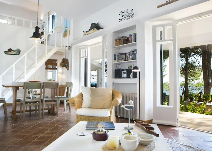 Noctiluca House 阿尔戈斯托利翁