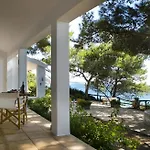 Noctiluca House Аргостолион